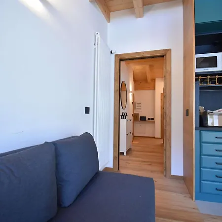 Attic Miralago Mhd